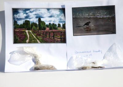 Fotos und Erdprobe eines Teilnehmers am Projekt Die Vermischung der Welt
